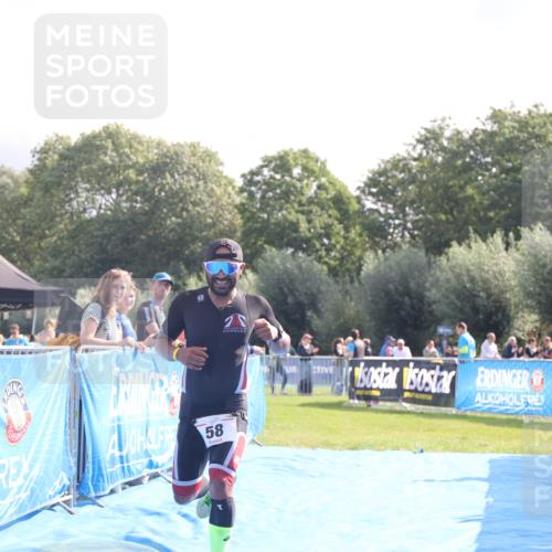25.08.2024 - Elbe Triathlon Hamburg H.Heesch http://msf.ph/oto/6839848 25.08.2024 10:26:34 Ziel 58 meine-sportfotos.de