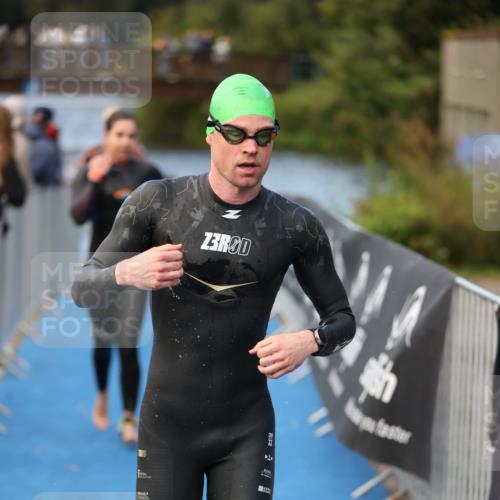 25.08.2024 - Elbe Triathlon Hamburg H.Heesch http://msf.ph/oto/6839858 25.08.2024 08:43:46 Schwimmen 110, 117, 121, 142, 153, 167, 176, 182, 190 meine-sportfotos.de