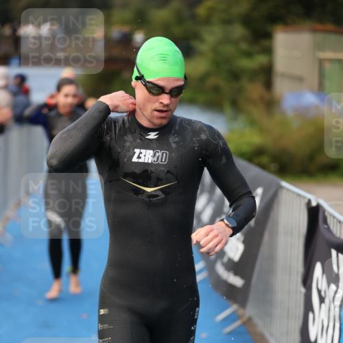 25.08.2024 - Elbe Triathlon Hamburg H.Heesch http://msf.ph/oto/6839888 25.08.2024 08:43:46 Schwimmen 110, 117, 121, 142, 153, 167, 176, 182, 190 meine-sportfotos.de