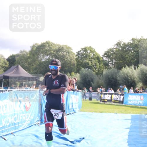 25.08.2024 - Elbe Triathlon Hamburg H.Heesch http://msf.ph/oto/6839898 25.08.2024 10:26:34 Ziel 58 meine-sportfotos.de