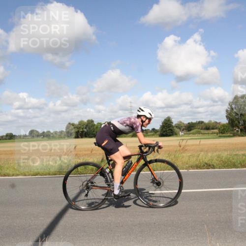 25.08.2024 - Elbe Triathlon Hamburg Fuchs,  Jonas http://msf.ph/oto/6839899 25.08.2024 11:03:14 Radfahren 1649, 1442, 1654, 1531, 1408, 1652 meine-sportfotos.de