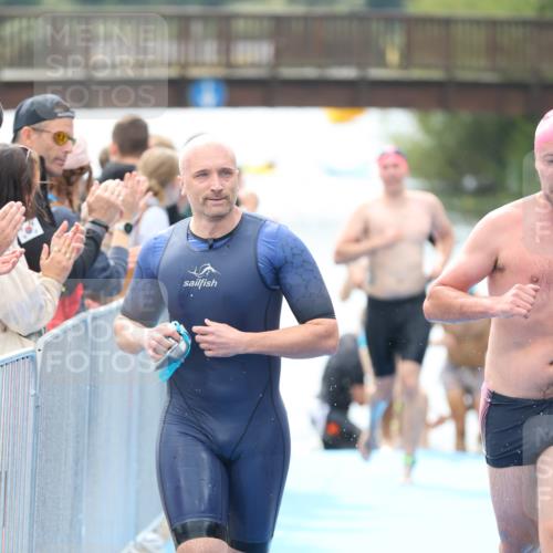 25.08.2024 - Elbe Triathlon Hamburg H.Heesch http://msf.ph/oto/6839903 25.08.2024 14:06:11 Schwimmen 6, 7, 10, 17, 18, 23, 28, 30 meine-sportfotos.de