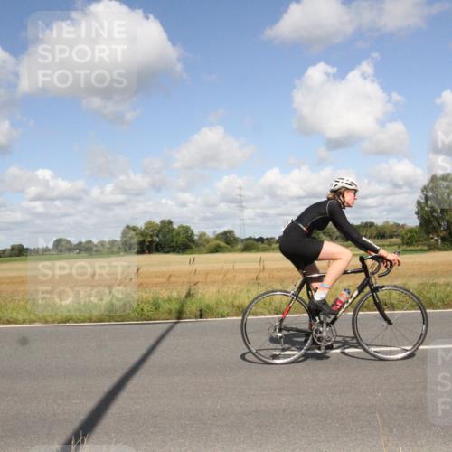 25.08.2024 - Elbe Triathlon Hamburg Fuchs,  Jonas http://msf.ph/oto/6839920 25.08.2024 11:03:18 Radfahren 1442, 1654, 1531, 1408, 1652 meine-sportfotos.de