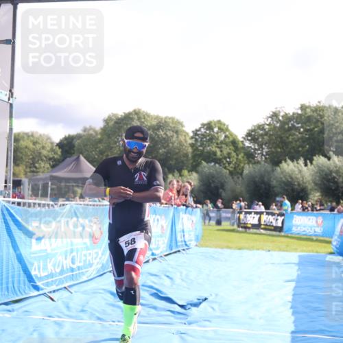 25.08.2024 - Elbe Triathlon Hamburg H.Heesch http://msf.ph/oto/6839922 25.08.2024 10:26:34 Ziel 58 meine-sportfotos.de