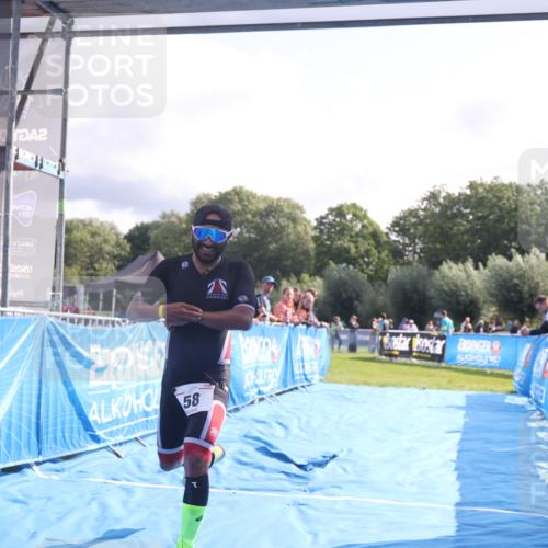 25.08.2024 - Elbe Triathlon Hamburg H.Heesch http://msf.ph/oto/6839939 25.08.2024 10:26:34 Ziel 58 meine-sportfotos.de