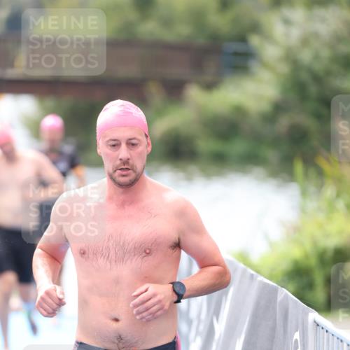 25.08.2024 - Elbe Triathlon Hamburg H.Heesch http://msf.ph/oto/6839943 25.08.2024 14:06:12 Schwimmen 6, 7, 10, 17, 18, 23, 28, 30 meine-sportfotos.de