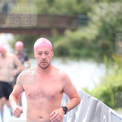 25.08.2024 - Elbe Triathlon Hamburg H.Heesch http://msf.ph/oto/6839949 25.08.2024 14:06:12 Schwimmen 6, 7, 10, 17, 18, 23, 28, 30 meine-sportfotos.de