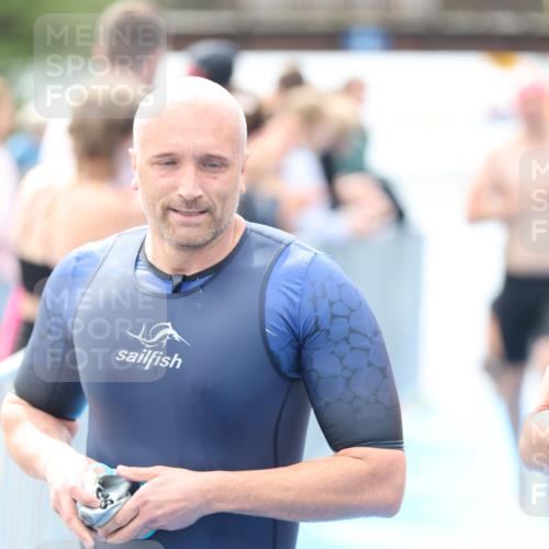 25.08.2024 - Elbe Triathlon Hamburg H.Heesch http://msf.ph/oto/6839963 25.08.2024 14:06:13 Schwimmen 6, 7, 10, 17, 18, 23, 28, 30 meine-sportfotos.de