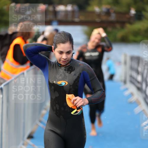25.08.2024 - Elbe Triathlon Hamburg H.Heesch http://msf.ph/oto/6839967 25.08.2024 08:43:48 Schwimmen 110, 117, 142, 153, 167, 176, 182, 190 meine-sportfotos.de