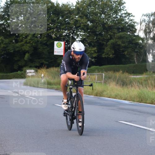25.08.2024 - Elbe Triathlon Hamburg Fuchs,  Jonas http://msf.ph/oto/6839976 25.08.2024 08:55:33 Radfahren 198 meine-sportfotos.de