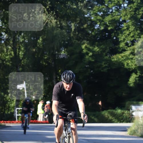 25.08.2024 - Elbe Triathlon Hamburg Fuchs,  Jonas http://msf.ph/oto/6839978 25.08.2024 09:37:30 Radfahren 340 meine-sportfotos.de