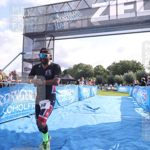 25.08.2024 - Elbe Triathlon Hamburg H.Heesch http://msf.ph/oto/6839994 25.08.2024 10:26:35 Ziel 58 meine-sportfotos.de