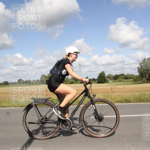 25.08.2024 - Elbe Triathlon Hamburg Fuchs,  Jonas http://msf.ph/oto/6839995 25.08.2024 11:03:53 Radfahren 787, 1683, 1441 meine-sportfotos.de