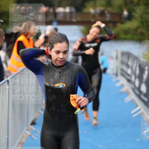25.08.2024 - Elbe Triathlon Hamburg H.Heesch http://msf.ph/oto/6839999 25.08.2024 08:43:48 Schwimmen 110, 117, 142, 153, 167, 176, 182, 190 meine-sportfotos.de