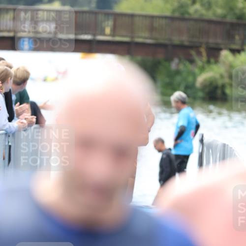 25.08.2024 - Elbe Triathlon Hamburg H.Heesch http://msf.ph/oto/6840006 25.08.2024 14:06:14 Schwimmen 6, 7, 10, 17, 18, 23, 28, 30 meine-sportfotos.de