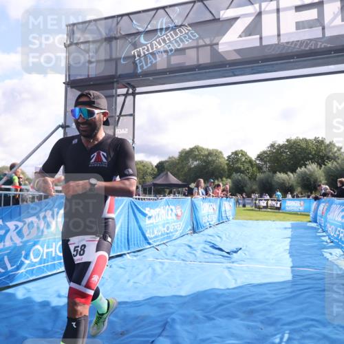 25.08.2024 - Elbe Triathlon Hamburg H.Heesch http://msf.ph/oto/6840008 25.08.2024 10:26:35 Ziel 58 meine-sportfotos.de