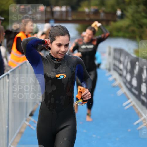25.08.2024 - Elbe Triathlon Hamburg H.Heesch http://msf.ph/oto/6840018 25.08.2024 08:43:48 Schwimmen 110, 117, 142, 153, 167, 176, 182, 190 meine-sportfotos.de