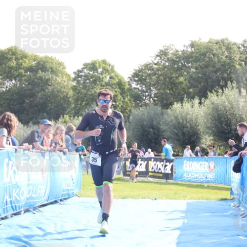 25.08.2024 - Elbe Triathlon Hamburg H.Heesch http://msf.ph/oto/6840020 25.08.2024 10:27:14 Ziel 35 meine-sportfotos.de