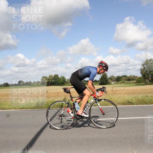25.08.2024 - Elbe Triathlon Hamburg Fuchs,  Jonas http://msf.ph/oto/6840022 25.08.2024 11:04:04 Radfahren 1697, 1414, 1624 meine-sportfotos.de