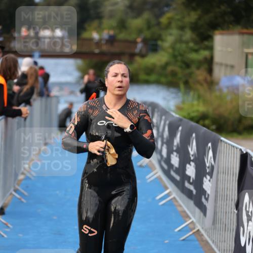 25.08.2024 - Elbe Triathlon Hamburg H.Heesch http://msf.ph/oto/6840034 25.08.2024 08:43:50 Schwimmen 110, 117, 142, 153, 176, 182, 190 meine-sportfotos.de
