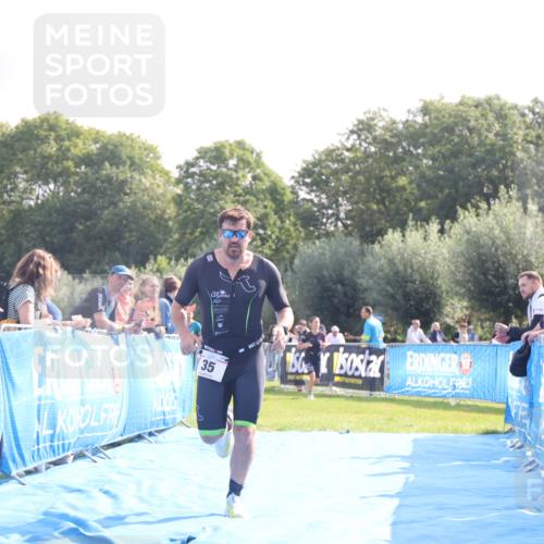 25.08.2024 - Elbe Triathlon Hamburg H.Heesch http://msf.ph/oto/6840048 25.08.2024 10:27:14 Ziel 35 meine-sportfotos.de