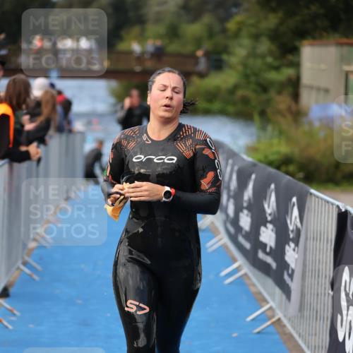 25.08.2024 - Elbe Triathlon Hamburg H.Heesch http://msf.ph/oto/6840055 25.08.2024 08:43:50 Schwimmen 110, 117, 142, 153, 176, 182, 190 meine-sportfotos.de