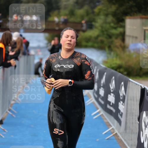 25.08.2024 - Elbe Triathlon Hamburg H.Heesch http://msf.ph/oto/6840062 25.08.2024 08:43:50 Schwimmen 110, 117, 142, 153, 176, 182, 190 meine-sportfotos.de