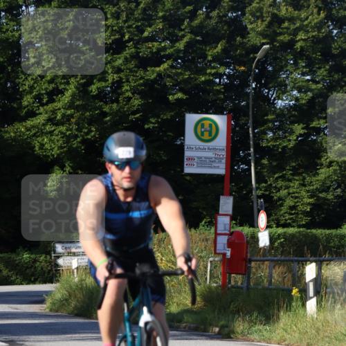 25.08.2024 - Elbe Triathlon Hamburg Fuchs,  Jonas http://msf.ph/oto/6840076 25.08.2024 09:37:42 Radfahren 279, 498, 389 meine-sportfotos.de