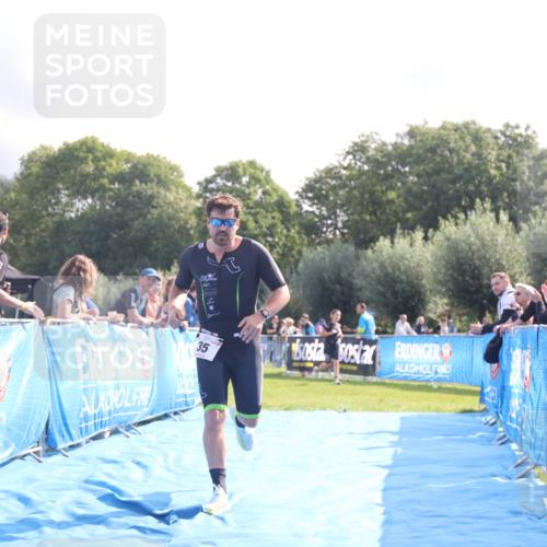 25.08.2024 - Elbe Triathlon Hamburg H.Heesch http://msf.ph/oto/6840088 25.08.2024 10:27:14 Ziel 35 meine-sportfotos.de
