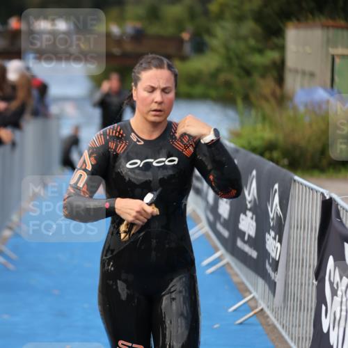 25.08.2024 - Elbe Triathlon Hamburg H.Heesch http://msf.ph/oto/6840093 25.08.2024 08:43:50 Schwimmen 110, 117, 142, 153, 176, 182, 190 meine-sportfotos.de