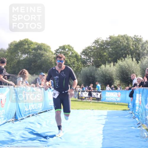 25.08.2024 - Elbe Triathlon Hamburg H.Heesch http://msf.ph/oto/6840096 25.08.2024 10:27:14 Ziel 35 meine-sportfotos.de