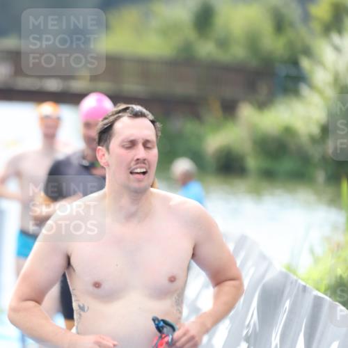 25.08.2024 - Elbe Triathlon Hamburg H.Heesch http://msf.ph/oto/6840102 25.08.2024 14:06:17 Schwimmen 6, 7, 10, 17, 18, 23, 28, 30 meine-sportfotos.de