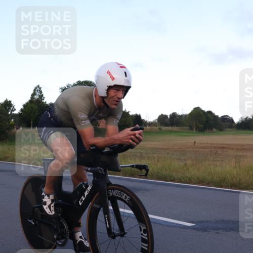 25.08.2024 - Elbe Triathlon Hamburg Fuchs,  Jonas http://msf.ph/oto/6840105 25.08.2024 08:55:48 Radfahren 76, 105, 124 meine-sportfotos.de
