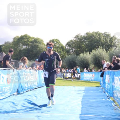 25.08.2024 - Elbe Triathlon Hamburg H.Heesch http://msf.ph/oto/6840107 25.08.2024 10:27:14 Ziel 35 meine-sportfotos.de