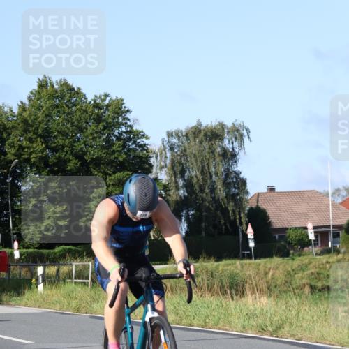 25.08.2024 - Elbe Triathlon Hamburg Fuchs,  Jonas http://msf.ph/oto/6840108 25.08.2024 09:37:43 Radfahren 279, 498, 389, 367 meine-sportfotos.de