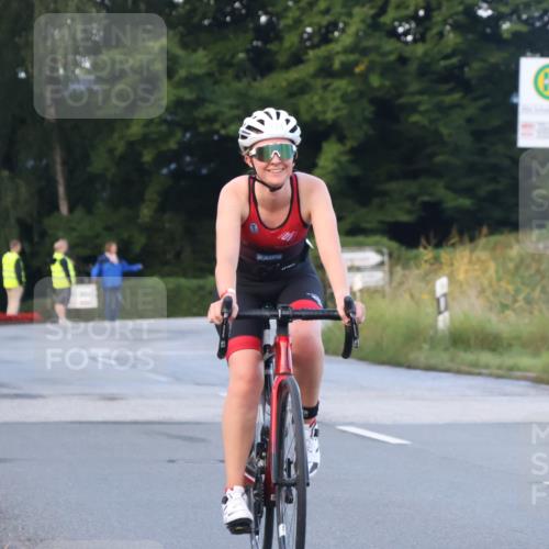 25.08.2024 - Elbe Triathlon Hamburg Fuchs,  Jonas http://msf.ph/oto/6840122 25.08.2024 08:55:53 Radfahren 105, 124 meine-sportfotos.de