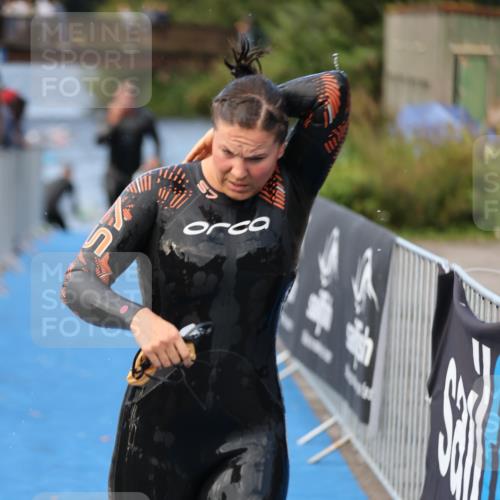 25.08.2024 - Elbe Triathlon Hamburg H.Heesch http://msf.ph/oto/6840131 25.08.2024 08:43:50 Schwimmen 110, 117, 142, 153, 176, 182, 190 meine-sportfotos.de