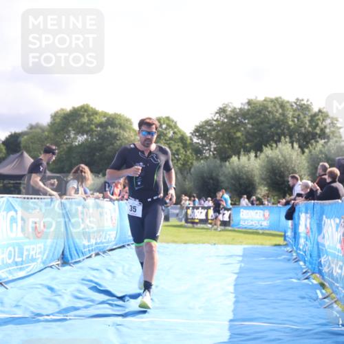 25.08.2024 - Elbe Triathlon Hamburg H.Heesch http://msf.ph/oto/6840132 25.08.2024 10:27:14 Ziel 35 meine-sportfotos.de