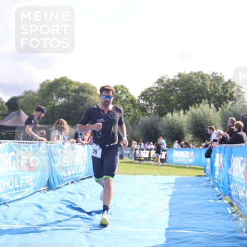 25.08.2024 - Elbe Triathlon Hamburg H.Heesch http://msf.ph/oto/6840138 25.08.2024 10:27:14 Ziel 35 meine-sportfotos.de