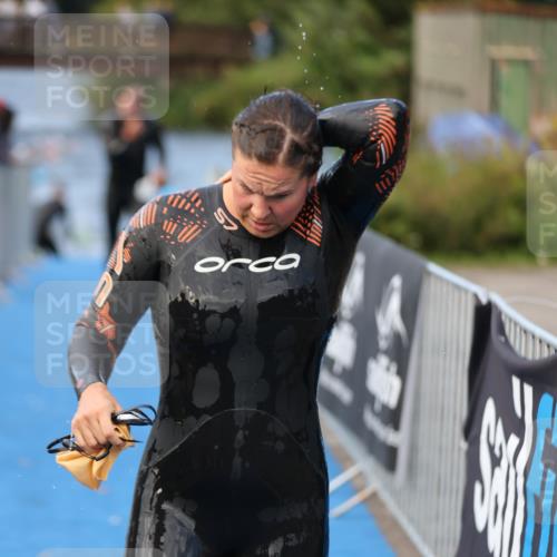 25.08.2024 - Elbe Triathlon Hamburg H.Heesch http://msf.ph/oto/6840141 25.08.2024 08:43:50 Schwimmen 110, 117, 142, 153, 176, 182, 190 meine-sportfotos.de