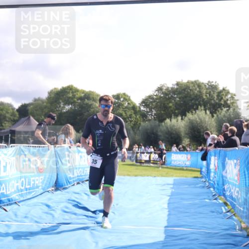 25.08.2024 - Elbe Triathlon Hamburg H.Heesch http://msf.ph/oto/6840153 25.08.2024 10:27:14 Ziel 35 meine-sportfotos.de