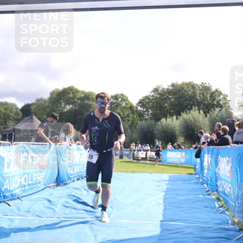 25.08.2024 - Elbe Triathlon Hamburg H.Heesch http://msf.ph/oto/6840160 25.08.2024 10:27:14 Ziel 35 meine-sportfotos.de