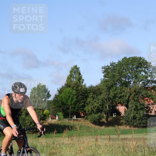 25.08.2024 - Elbe Triathlon Hamburg Fuchs,  Jonas http://msf.ph/oto/6840167 25.08.2024 09:37:45 Radfahren 279, 498, 389, 367 meine-sportfotos.de