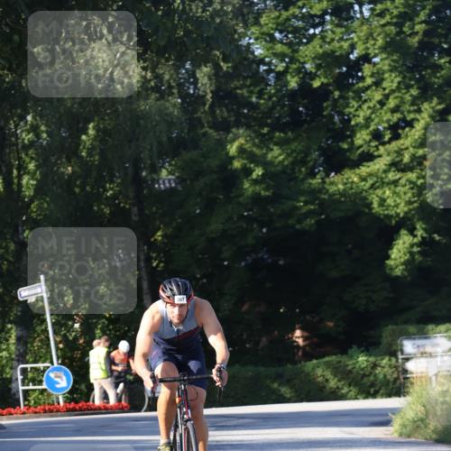 25.08.2024 - Elbe Triathlon Hamburg Fuchs,  Jonas http://msf.ph/oto/6840180 25.08.2024 09:37:48 Radfahren 279, 498, 389, 367 meine-sportfotos.de