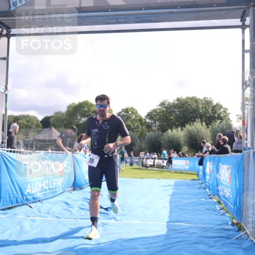 25.08.2024 - Elbe Triathlon Hamburg H.Heesch http://msf.ph/oto/6840183 25.08.2024 10:27:15 Ziel 35 meine-sportfotos.de