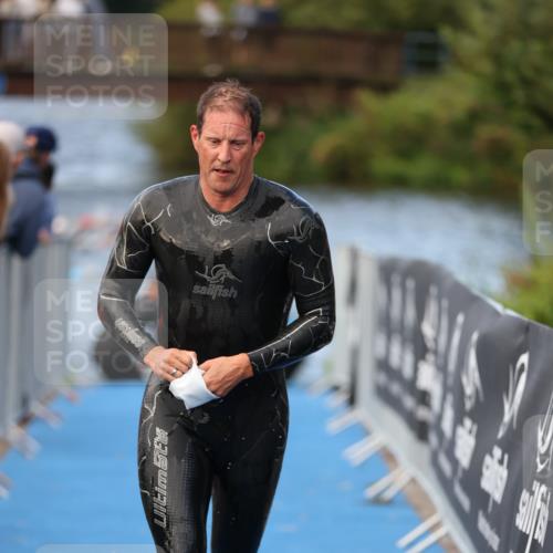 25.08.2024 - Elbe Triathlon Hamburg H.Heesch http://msf.ph/oto/6840189 25.08.2024 08:43:53 Schwimmen 110, 117, 153, 172, 176, 182, 190 meine-sportfotos.de