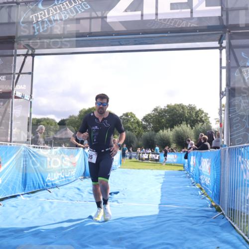 25.08.2024 - Elbe Triathlon Hamburg H.Heesch http://msf.ph/oto/6840212 25.08.2024 10:27:15 Ziel 35 meine-sportfotos.de
