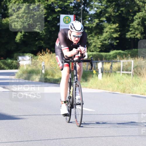 25.08.2024 - Elbe Triathlon Hamburg Fuchs,  Jonas http://msf.ph/oto/6840257 25.08.2024 09:38:03 Radfahren 62, 296, 489, 365, 369, 120 meine-sportfotos.de