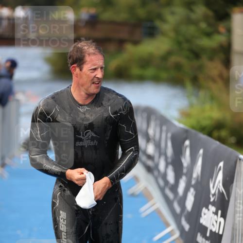 25.08.2024 - Elbe Triathlon Hamburg H.Heesch http://msf.ph/oto/6840263 25.08.2024 08:43:54 Schwimmen 110, 153, 172, 176, 182, 190 meine-sportfotos.de