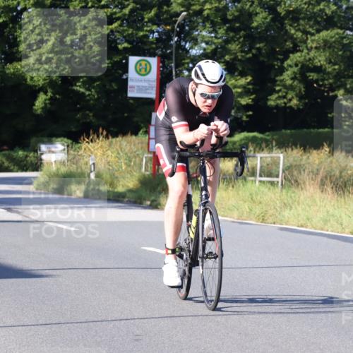 25.08.2024 - Elbe Triathlon Hamburg Fuchs,  Jonas http://msf.ph/oto/6840265 25.08.2024 09:38:03 Radfahren 62, 296, 489, 365, 369, 120 meine-sportfotos.de
